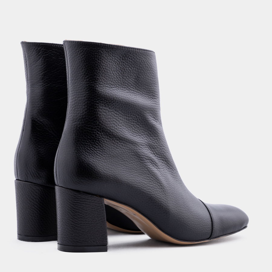 Дамски обувки